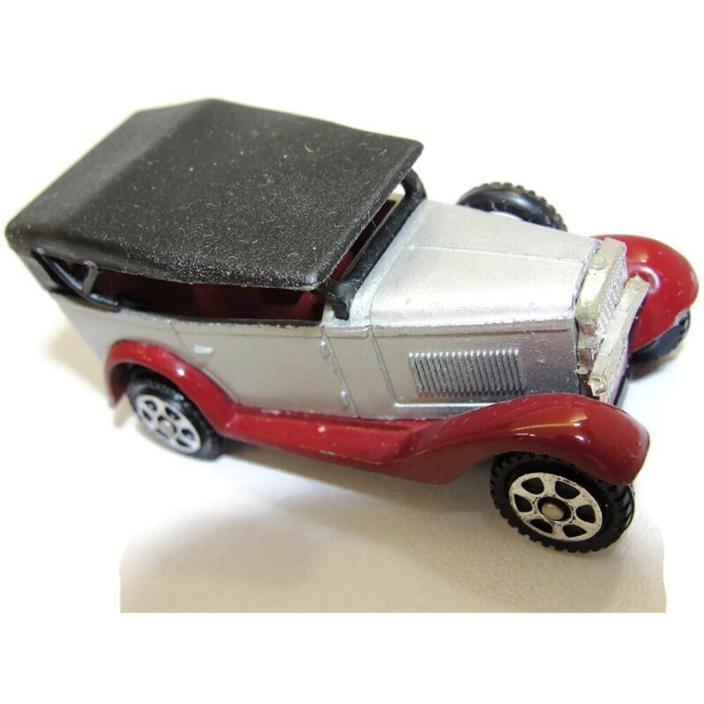 Vintage 1974 Tomica Datsun No. 60 Diecast Toy Car 1/49 Scale Made In Japan